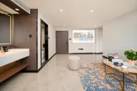 REZEN HOTE (Guiyang Longdongbao International Airport Sasseur Outlets) - 4 звезды