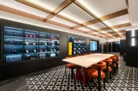 ReMAX Hot麦 Planet E-Sports Hotel (Yuyao Station Yangming Ancient Town) - พร้อมWifi
