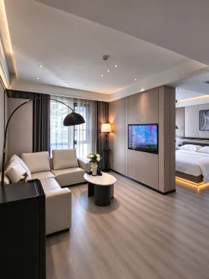 Fuxian Lake Pinyue Hotel - 3-Star