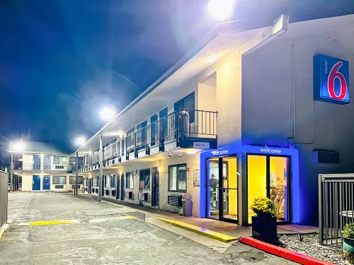 Motel 6 Bellingham, WA - Pet friendly