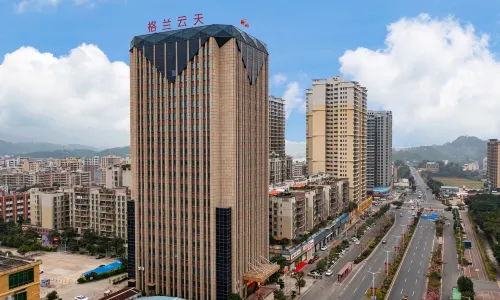 Longchuan Glen Yuntian Yue Hotel