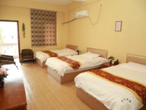 Oriental Hotel Hotels near Lingtong Mountain