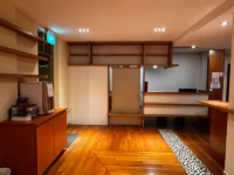 Wink at Upper Cross Street