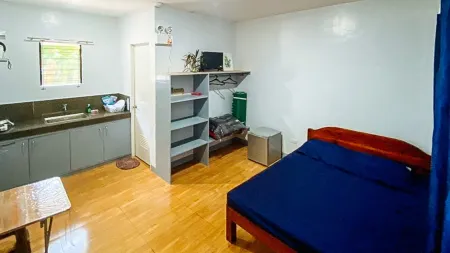 Irah's Guest House RedPartner Отели рядом с достопримечательностью «Badian Island»