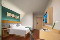 City Preferred Hotel (Wuhan Tianhe International Airport Songjiagang Subway Station) - Esports