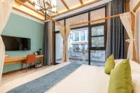 Andi yard Guesthouse - balcony