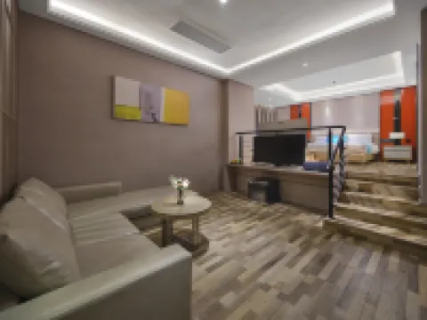 25 Hours Sunshine Hotel Hotels near Jiufeng Park