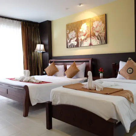 Sea Boss Homestay Отели рядом с достопримечательностью «Патак-Роуд - Ката-Бич»
