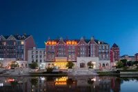 Vienna Classic Hotel (Wuhu Fantawild Phases Two, Three, and Four Jiuzi Ancient Town) Hotels near Biandan He Zhongyang Gongyuan Beice Qiaotou Square
