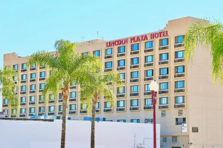 Lincoln Hotel Monterey Park Los Angeles Отели рядом с достопримечательностью «Fatman Ding Plaza»