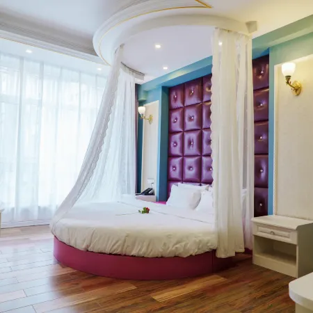 Hongji Business Hotel