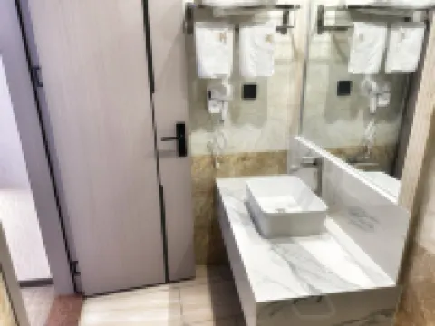 雄威酒店（雲浮南山公園店）