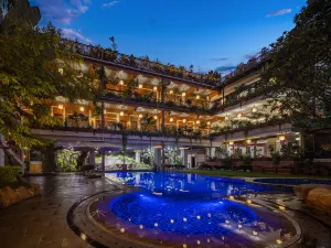 Xishuangbanna Tropic of Cancer Lake View Hot Spring Hotel