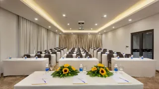 1mc4n12000bryuvbj64F9 R 320 180 R5 D
