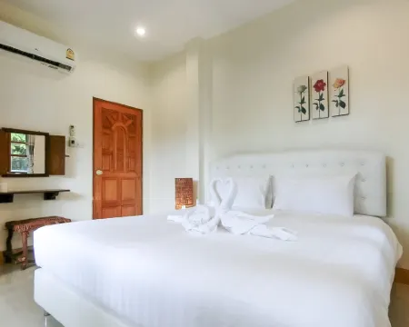 AURA PARK RESORT Hotels in Photharam