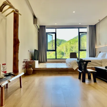 Jiuwu. Xiyuejianshan B&B