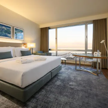 Melia Lisboa Oriente Hotel Отели рядом с достопримечательностью «Edificio Atlantis»