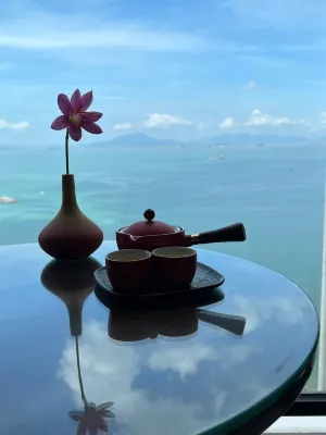 Fire Red Seaview Hotel (Xunliao Bay. Financial Street Sea World Branch)