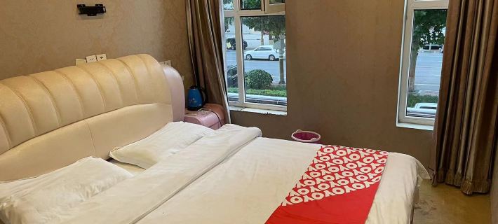 Longxiang Hotel Hotels in Gu'an County