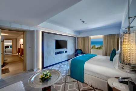 InterContinental Hotels Muscat Отели рядом с достопримечательностью «Mutrah Fort»