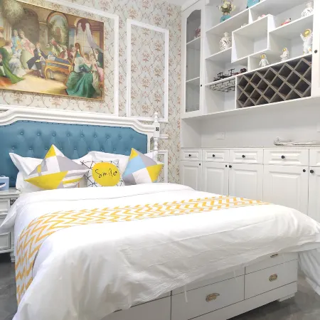 Huaren Yiju Self-service Apartment (Xinye Legal Culture Plaza)