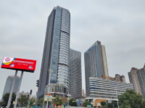 Baizhou Hotel (Zhongchuang International Ganzhou Vientiane City Store) فنادق في 
