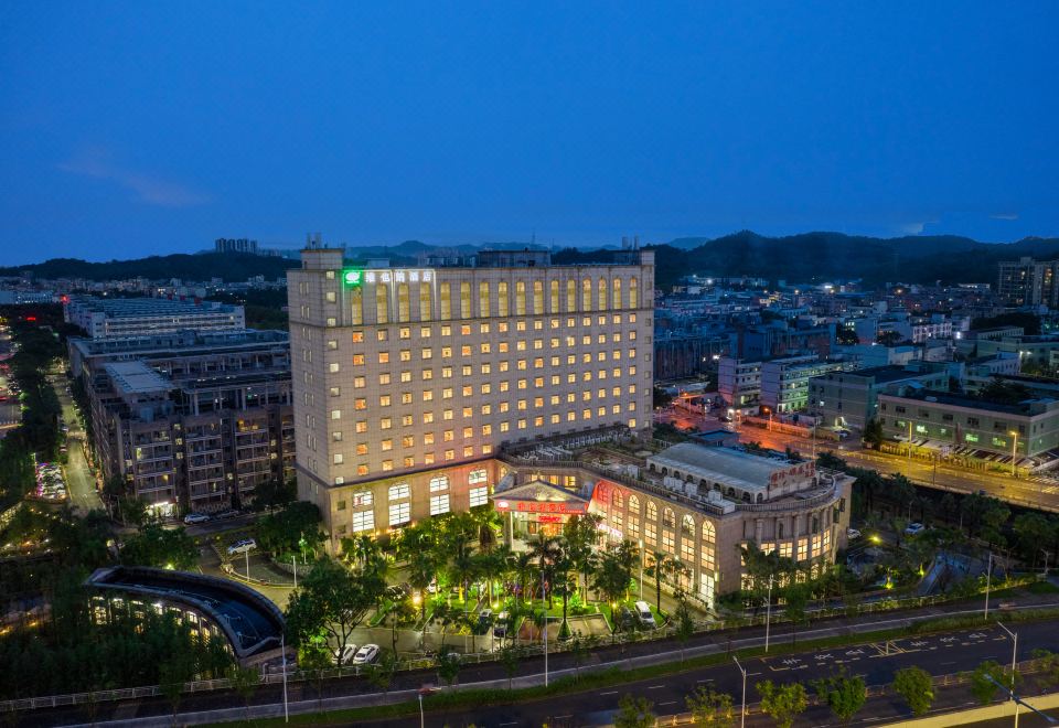 1. 비엔나 호텔 (..
