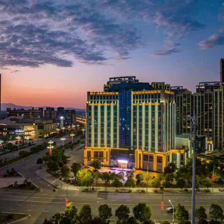 Chongren Mingting Hotel