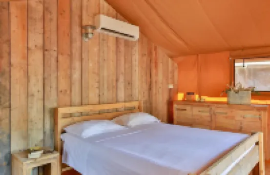 塔拉莫內吉塔村營地