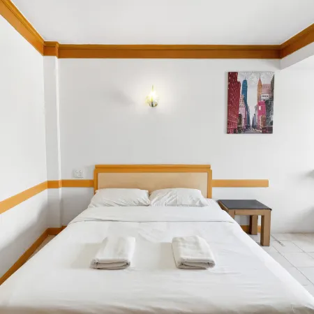 Phu Inn Hotel Отели рядом с достопримечательностью «Парк Расчаданусорн»