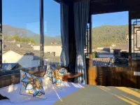 Hongcun Moxiang Huipai Landscape Art Boutique Homestay (Hongcun Scenic Area) - 2-Star