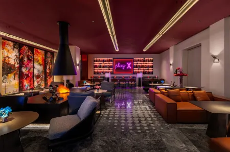 DoALand S Hotel (Changsha IFS International Finance Center Wuyi Square Branch) Отели рядом с достопримечательностью «Dongfanghong Square»