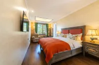 Huangshan Nagu RV Parent-child Italian Light Luxury Holiday Manor (Tunxi Old Street Branch)