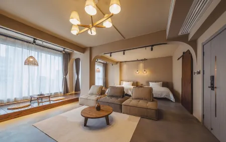 Dongxing Jinhuilong Meisu (Port Branch) Отели рядом с достопримечательностью «Chen Mansion»