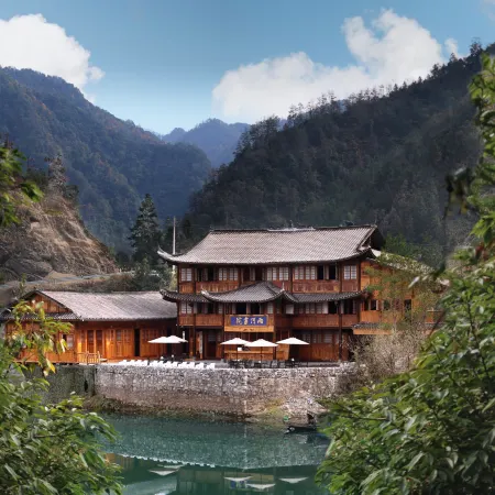 Lianghe Academy