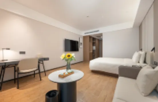 Guangzhou Railway Station Sanyuanli Subway Station Atour  Hotel（Yueqiao Building) Hotels in Guangzhou