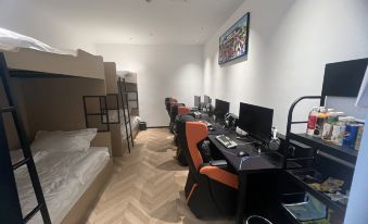 Pingjiang Yiming E-Sports Hotel