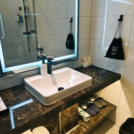 Xana Hotelle Hotel (Anyue Shiku Digital Exhibition Center)