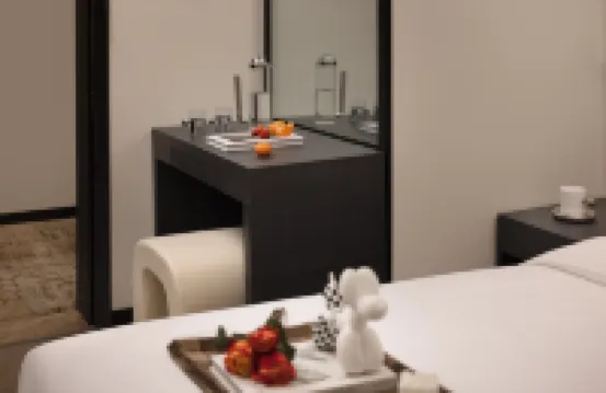 K·W High Altitude View Hotel (Chongqing Jiefangbei Pedestrian Street Hongyadong Branch)