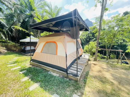 Amornkeeree Khao Sok Camping Hotels in Phanom