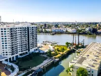 Dockside Brisbane Hotels near Story Bridge