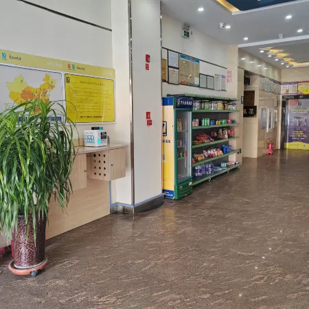 7 Days Inn (Yuncheng Nanfeng Square Yanhu Branch)