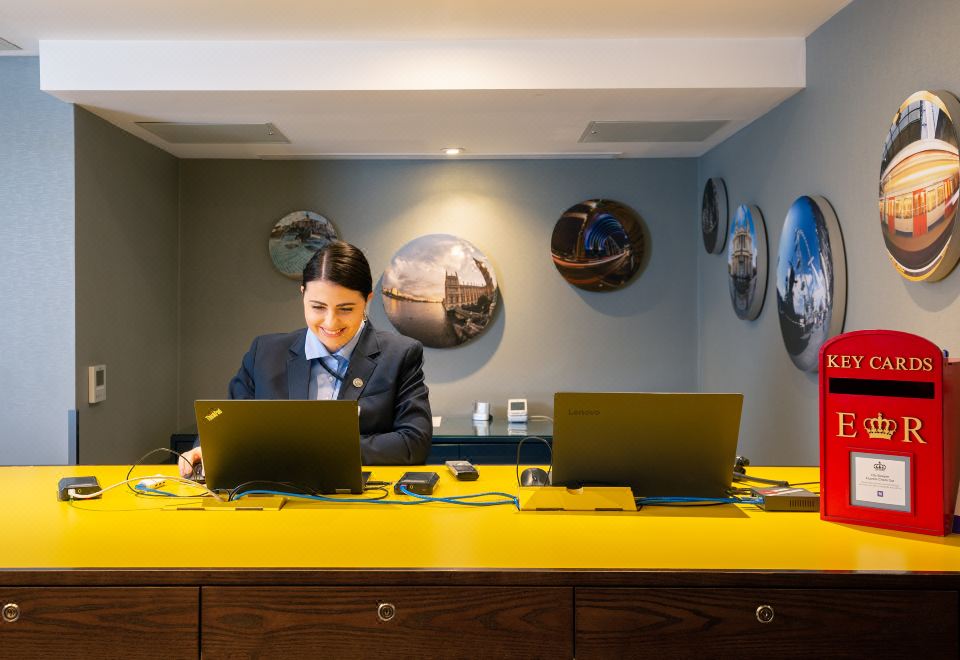 2. 시티 슬리퍼 앳..