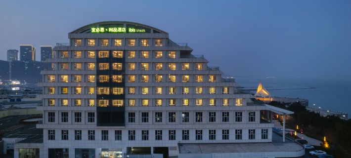 Ibis Styles Hotel (Rizhao Wanpingkou Dengta Scenic Area) Отели в г. Ричжао