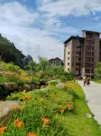 Huamu Guposhan Hot Spring B&B