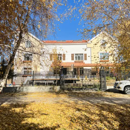 Burqin Mibei Boutique Homestay (Russian Style Pedestrian Street Branch)