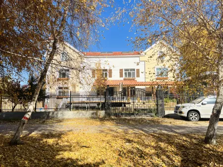 Burqin Mibei Boutique Homestay (Russian Style Pedestrian Street Branch) Отели рядом с достопримечательностью «Cenial Folk Customs Park»