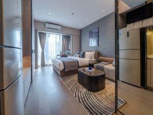 Xicheng Business Hotel (Shenzhen Shuanglong Metro Station)