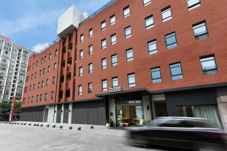 baseLITE TONGFENG Serviced Apartment Отели рядом с достопримечательностью «Shanghai Institute for Youth Administration»
