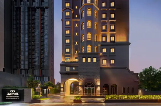 메리어트 이그제큐티브 아파트먼트 방콕, 수쿰윗 101 BTS - 푼나위티역 주변 호텔